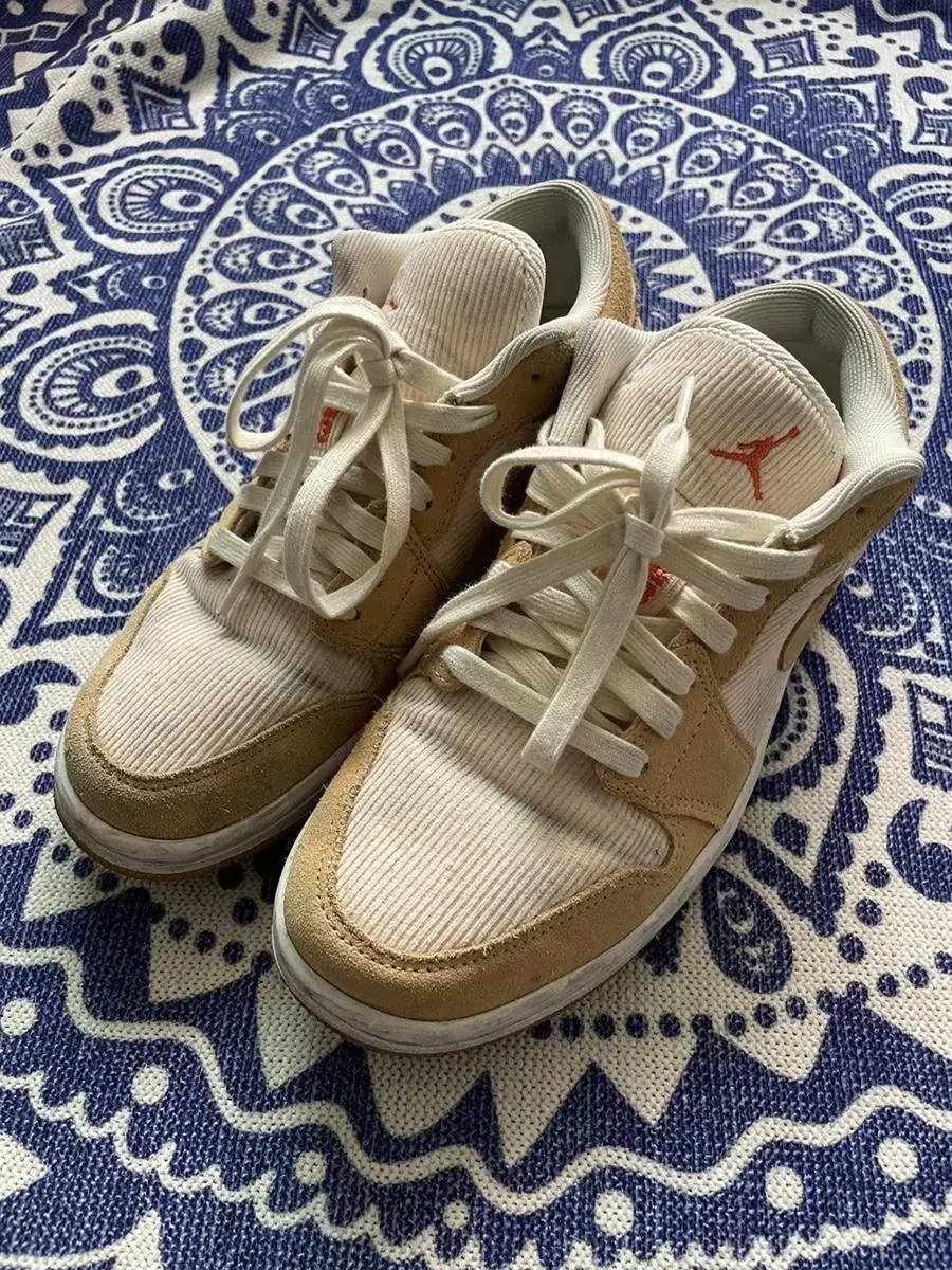 조던1 코듀로이 탄 Jordan 1 low se corduroy tan